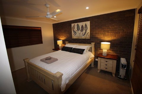 3 Bedroom Holiday House - Accommodation 4U 1